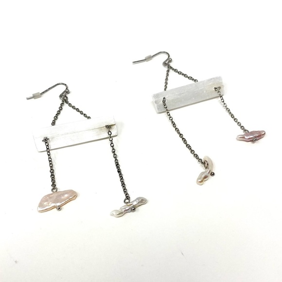 New Free People Trapeze Pearl Stone Dangle Earrings Silver Elegant Unique - Picture 2 of 9